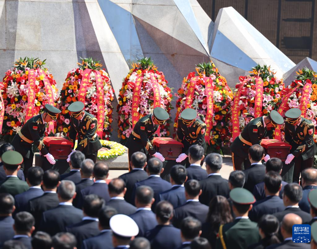 第十三批在韩中国人民志愿军烈士遗骸在沈阳安葬