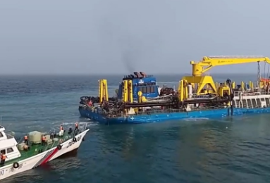 海警依法查处两起破坏海洋生态违规案件