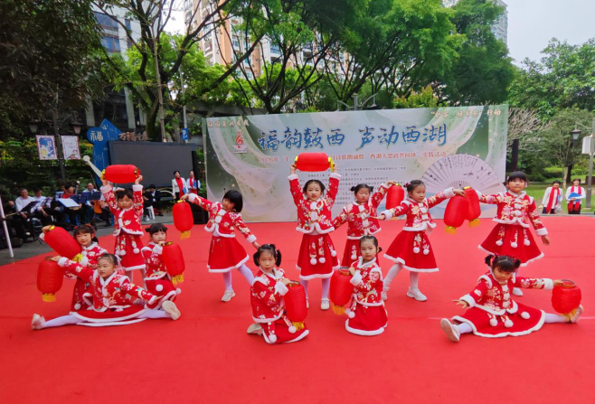 人保财险福州西湖支公司：党建联建诵经典 书香湖畔聚同心