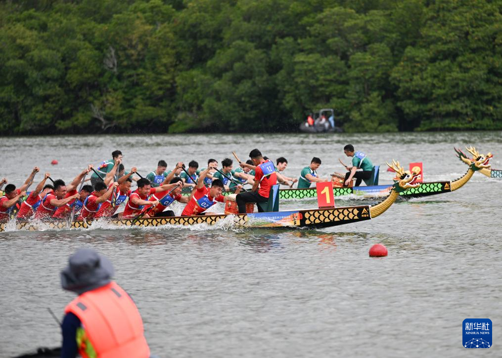 亚沙会｜龙舟男子组：中国队夺得12人龙舟100米直道赛冠军
