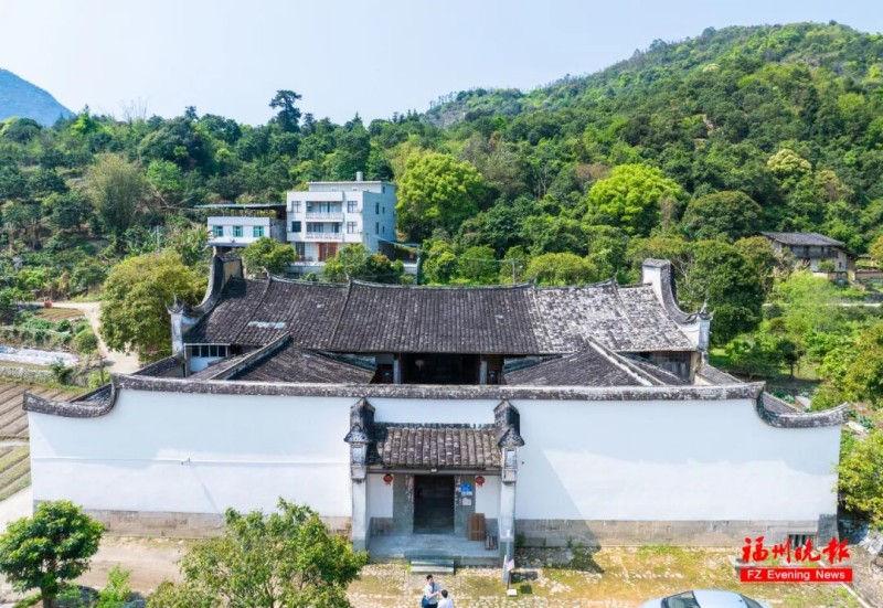 在火炬村内有一处承载着厚重历史的古建筑——许氏大厝。