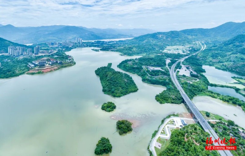 进一步开发金水湖岛，启动湖心岛度假中心项目。