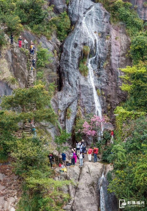 ▲桃花飞瀑。叶民民/摄