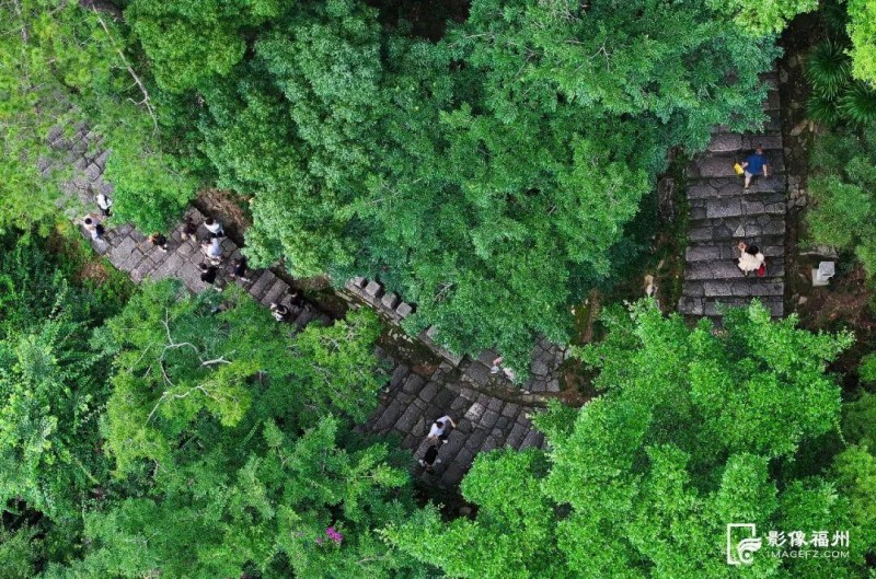 ▲鼓山登山道。包华/摄