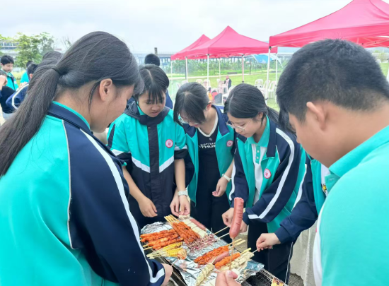 福州一学校春游收费被指不合理 校方回应