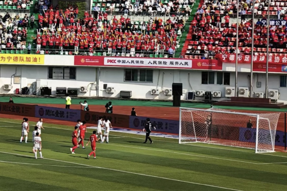 人保財險寧德市分公司：熱血開球 守護同行