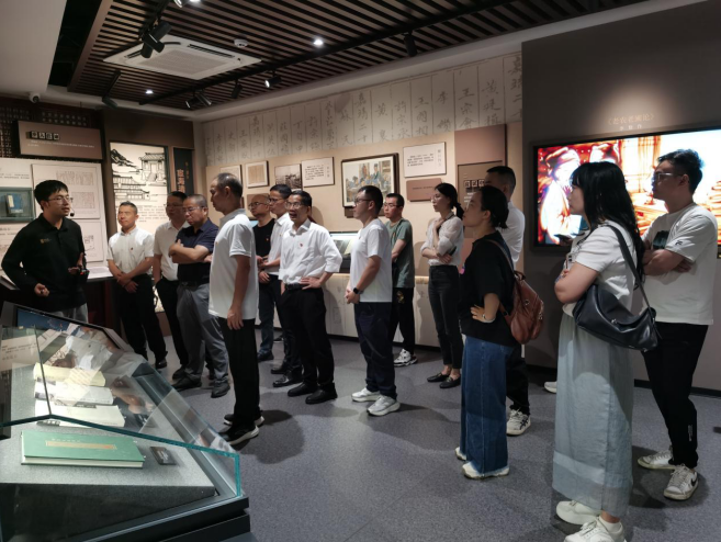 人保財險鯉城支公司：開展“汲取先賢清廉實干風(fēng)”主題黨日活動