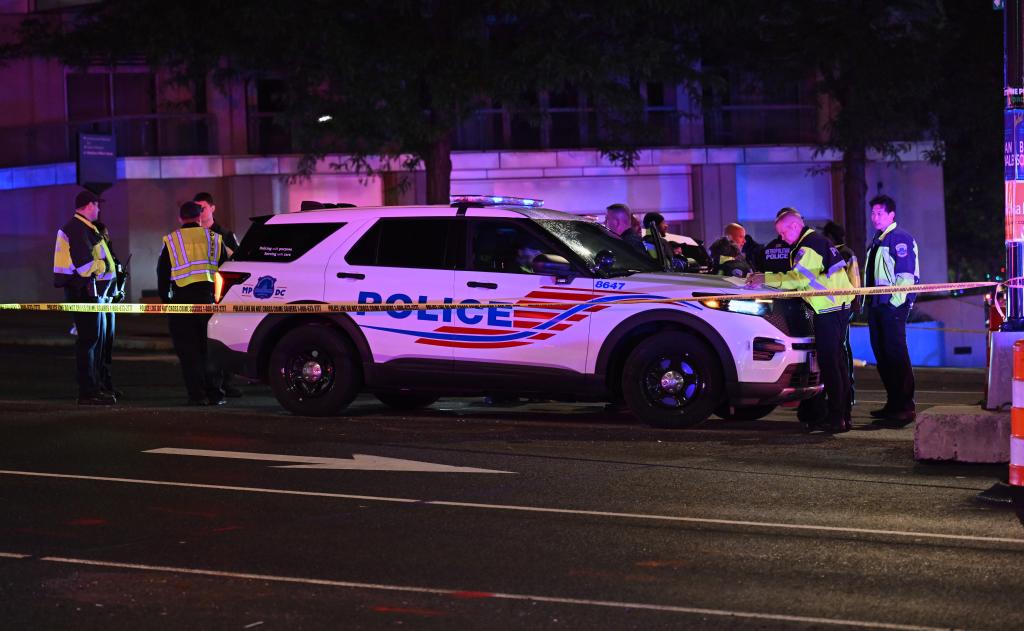 美国再发多起枪击 普通人“没有特勤人员保护”