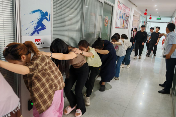 人財(cái)保險(xiǎn)泉州江南營(yíng)銷服務(wù)部：筑牢安全防線 護(hù)航五一佳節(jié)