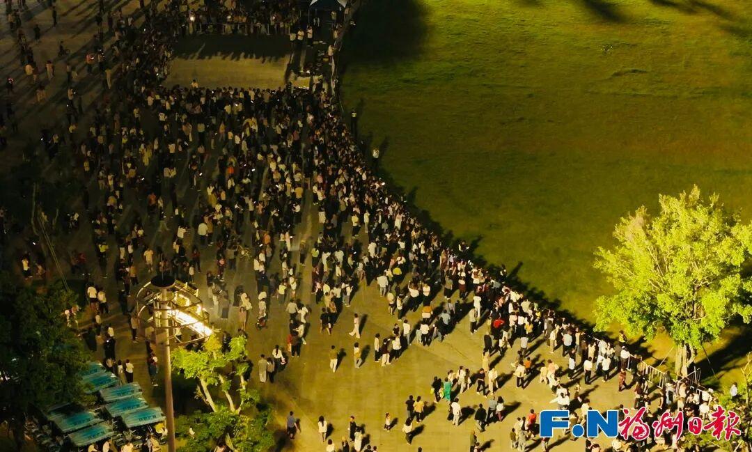 太震撼了！3333架無人機點亮福州夜空