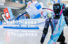 科技感满满！走，记者带你沉浸式逛展