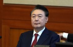 韩国前总统尹锡悦涉妨碍逮捕等案二审宣判 获刑7年