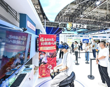 “云”载万物 智领未来——从数字峰会现场体验区感受数字魅力