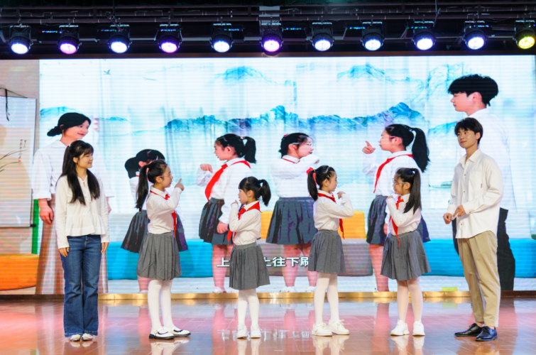 “健康口腔，快樂成長”齲齒預(yù)防進(jìn)校園活動(dòng)在青口中心小學(xué)舉辦