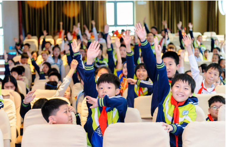 “健康口腔，快樂成長”齲齒預(yù)防進(jìn)校園活動(dòng)在青口中心小學(xué)舉辦