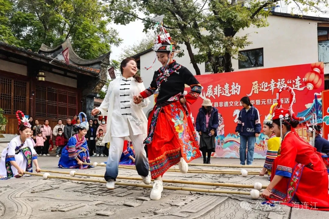 逛古厝品非遗 两岸同胞乐享文旅嘉年华