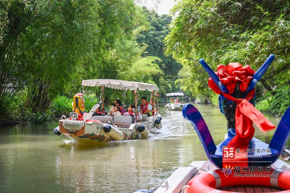 &ldquo;福水福船&rdquo;内河游人气爆棚 市民游客泛舟赏景尽享闽都水韵