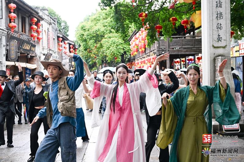 “电影+”点燃“五一”！跟着电影去享福，一张票根玩转各大商圈