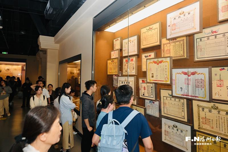 “五一”假期船政游人气足