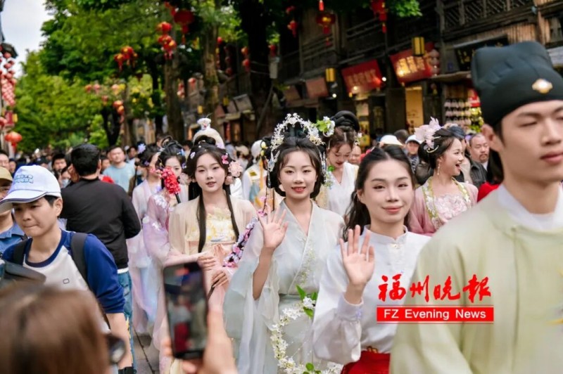 三坊七巷“花潮巡坊”。