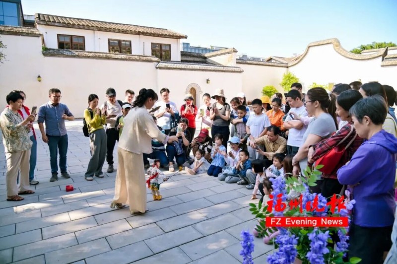 花舞朱紫・国潮音浪的律动翩然而至。