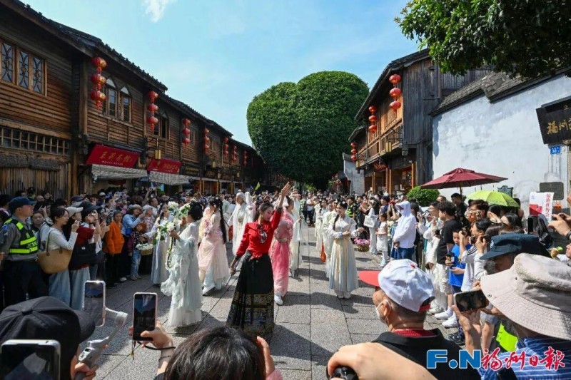 福建正用它的山海气度与人文温度，承接住这份期待。福州日报发