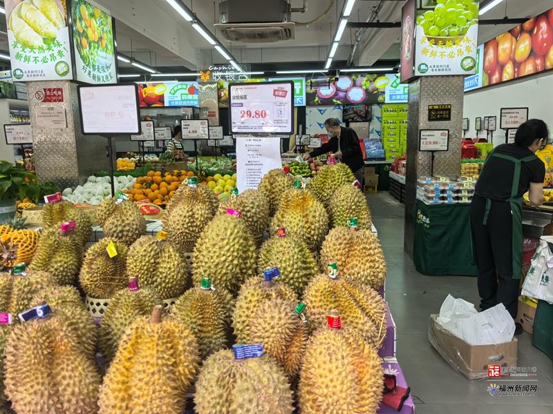 受多重因素影响 今年福州市场榴莲更好吃更便宜