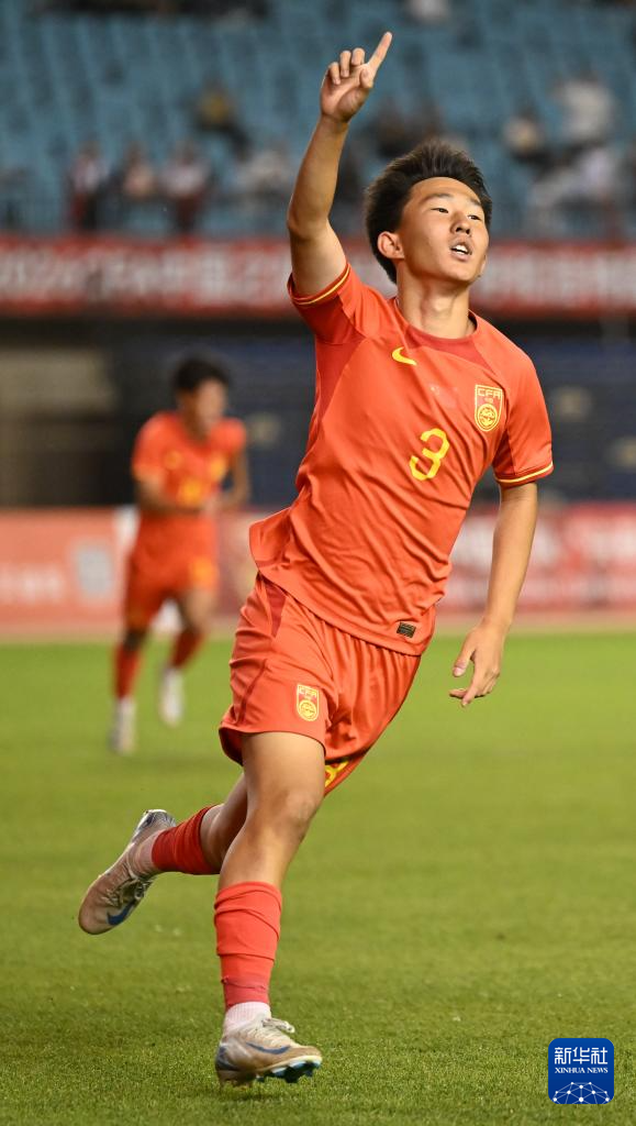 呼和浩特国际青年足球锦标赛:中国U16队胜塔吉克斯坦U16队