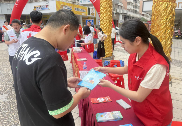 人保财险永定支公司：理赔服务年报宣传忙