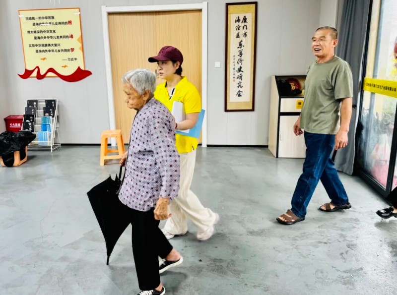 洪巧娟：把社区变成“温暖据点”。
