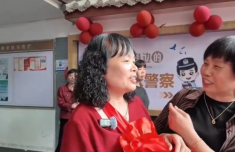 女子总遇见“面熟”大姐一查竟是亲姐