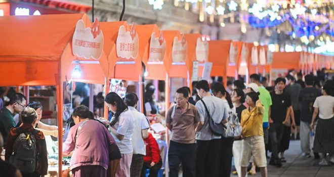 上周末的中山路！烟火气满溢，迎来客流高点