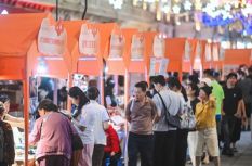 上周末的中山路！烟火气满溢，迎来客流高点