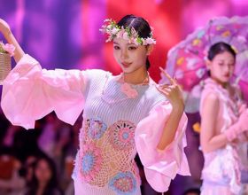 福建高校举办毕业T台秀 125套作品亮相