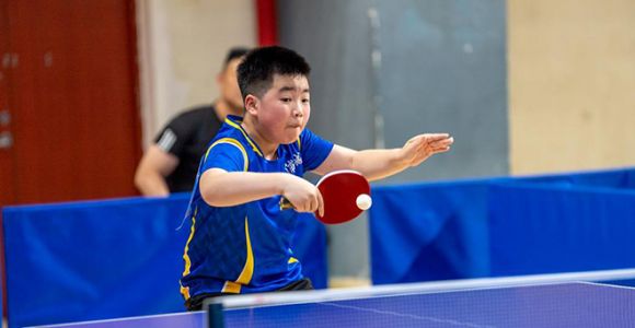 福建松溪：乒乓小将赛场竞技