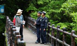 武夷山国家公园的守护者：巡山护林 种茶兴业