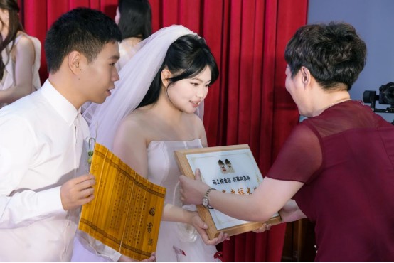 福建南平举办“马上抱金荪 共富向未来”竹荪主题集体婚礼