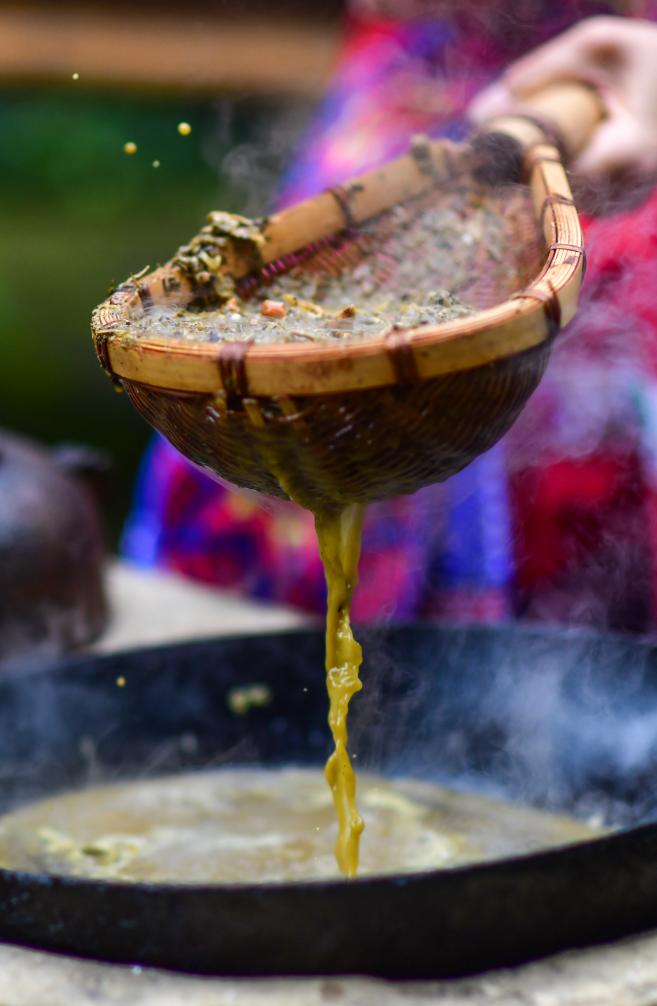 广西人待客最高礼仪：油茶 我先干为敬