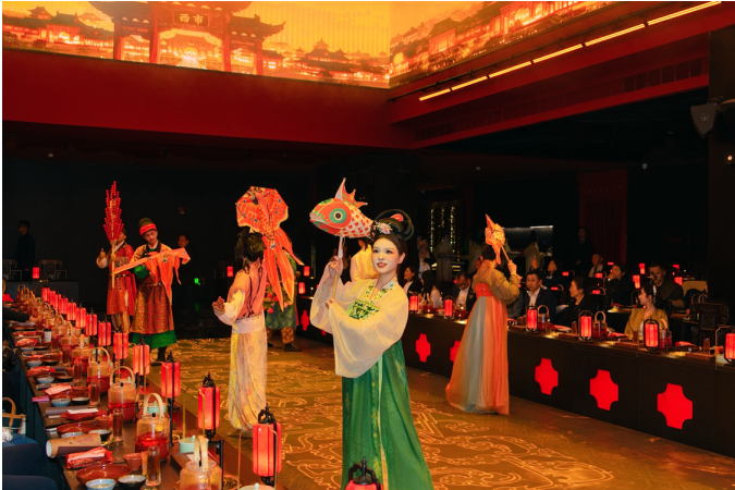 九寨沟首家沉浸式歌舞剧《文成公主宴》餐秀首演