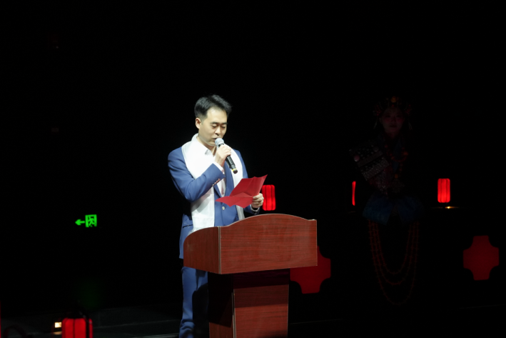 九寨沟首家沉浸式歌舞剧《文成公主宴》餐秀首演