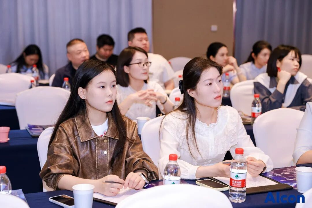 福州爱尔眼科屈光手术团队参加闽赣省区屈光学术专题会，共探行业发展新方向