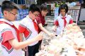 “世界菌草技术之父”林占熺点赞校园小小菌农