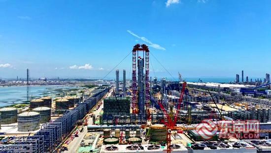 漳州古雷实现“一滴油”到“一根丝”产业闭环