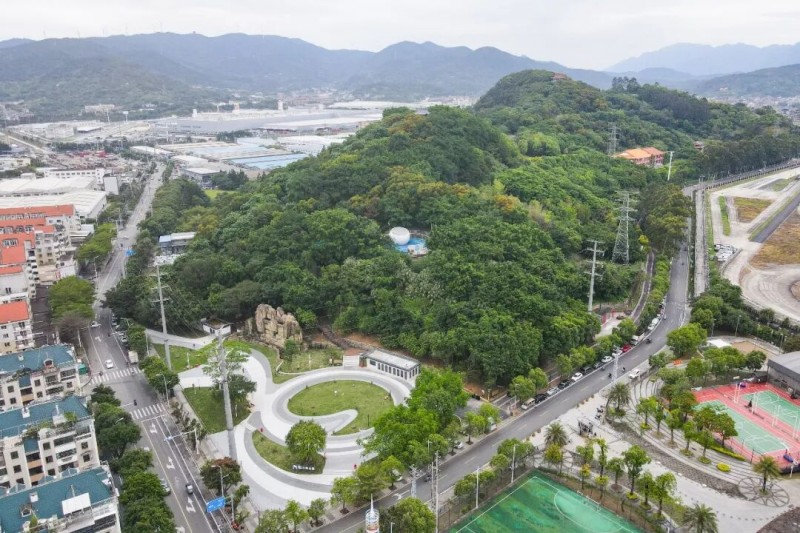 俯瞰汽车山地公园