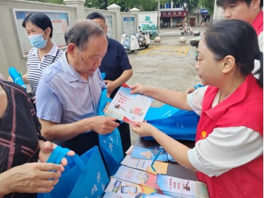 平安产险福州中心支公司：开展社区公益服务 共建安心和谐社区