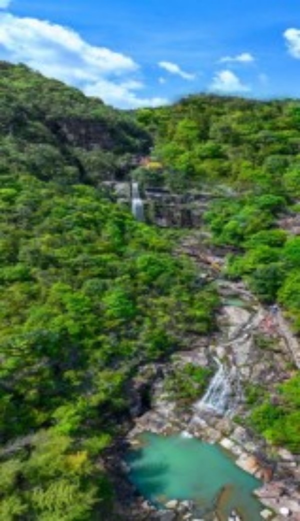 柘荣县乍洋乡青山连绵、畲村静谧，古韵悠长，在此无需追赶行程，静静感受便会被自然与时光治愈。