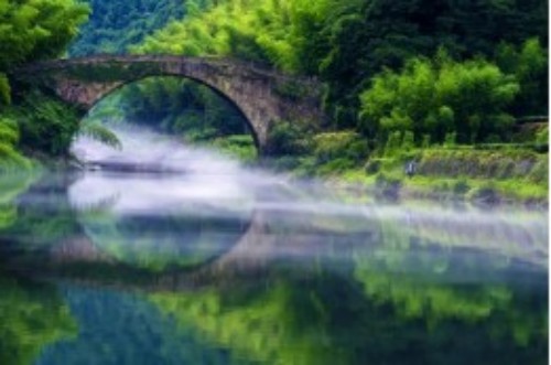 柘荣县乍洋乡青山连绵、畲村静谧，古韵悠长，在此无需追赶行程，静静感受便会被自然与时光治愈。