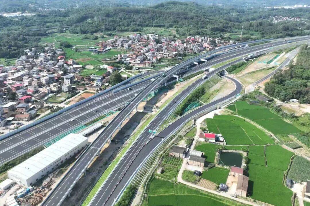 厦漳高速公路扩容，全程双向八车道！