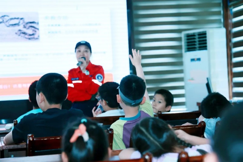 安全生产月“五进”系列活动之一：“小兴星”六一研学应急科普在榕举行