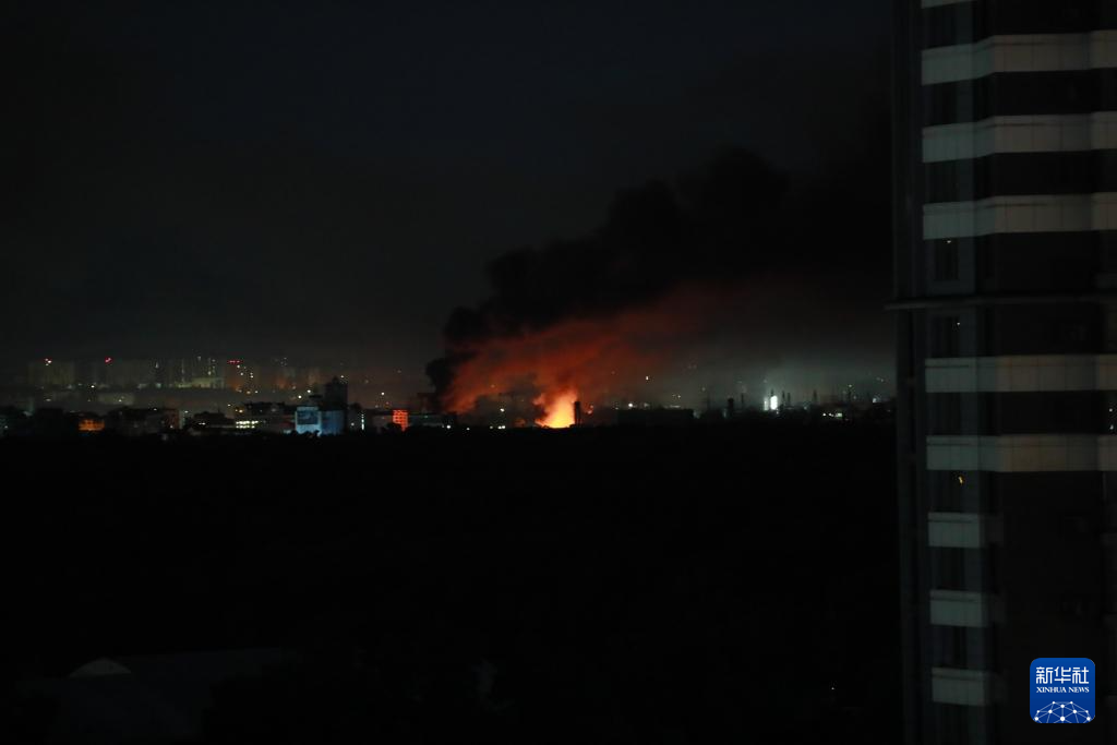 乌克兰首都基辅遭空袭 强烈爆炸声持续响起